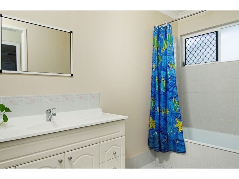 8 Hamish Avenue, Rasmussen QLD 4815