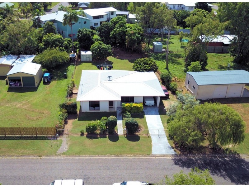 4 Fanning Court, Balgal Beach QLD 4816