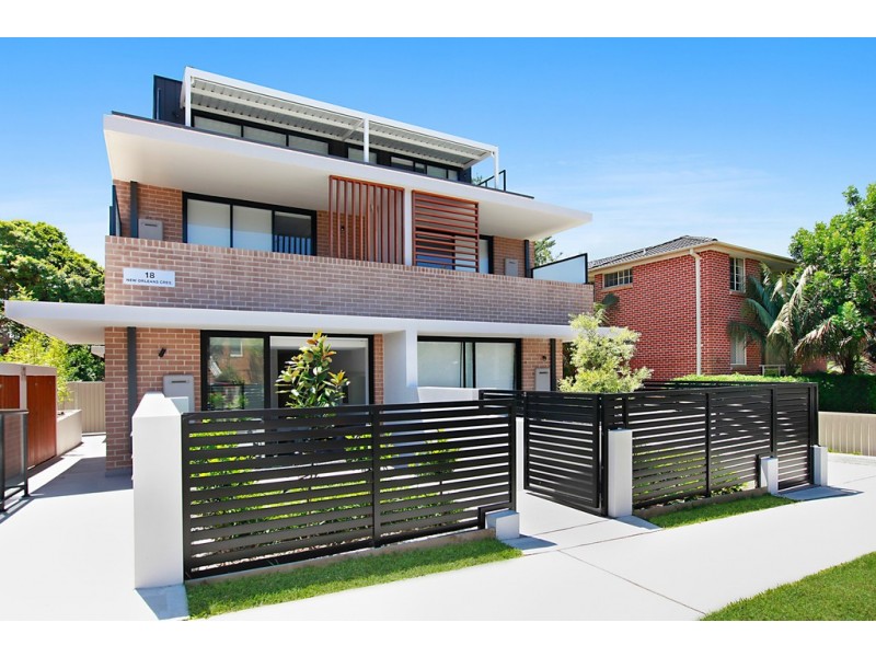 2/18 New Orleans Crescent, Maroubra NSW 2035