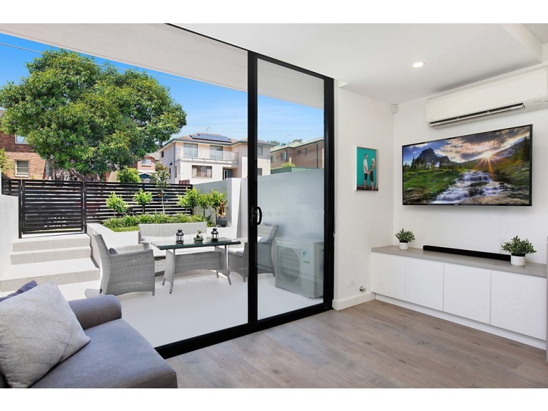 2/18 New Orleans Crescent, Maroubra NSW 2035