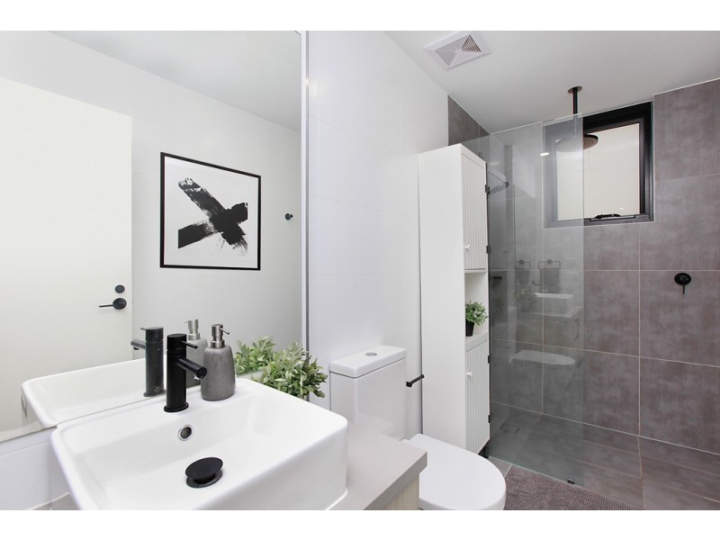 2/18 New Orleans Crescent, Maroubra NSW 2035