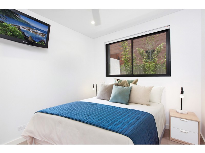 2/18 New Orleans Crescent, Maroubra NSW 2035