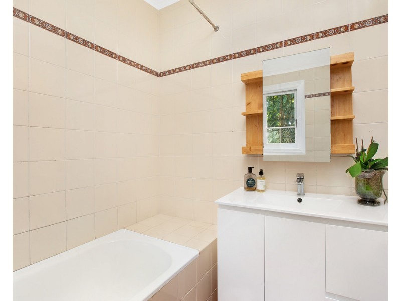 1 Castlefield Street, Bondi NSW 2026