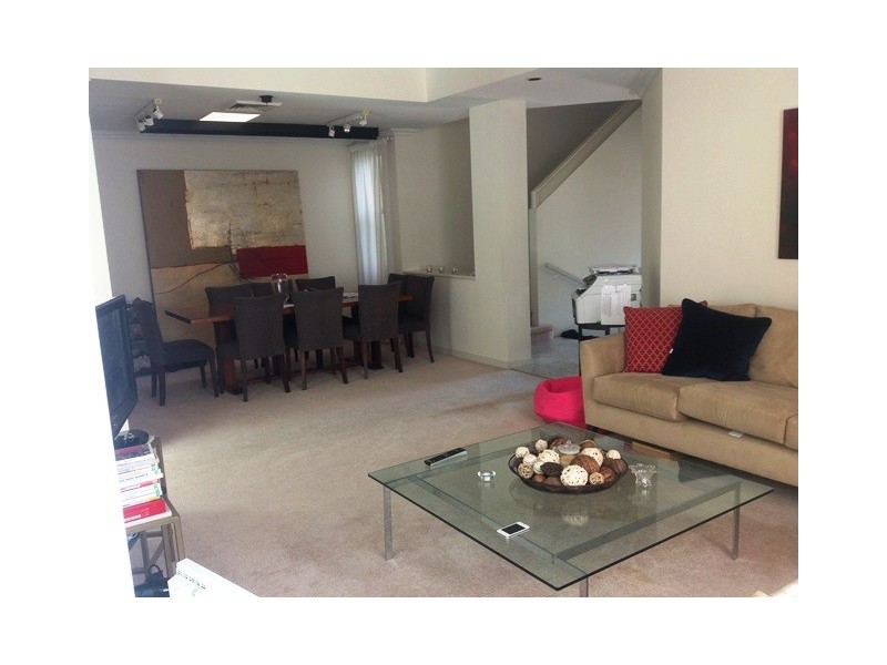 19 The Serpentine, Kensington NSW 2033