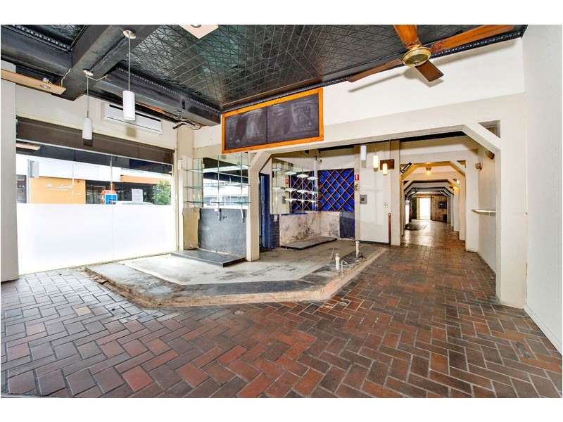 126 Anzac Pde, Kensington NSW 2033