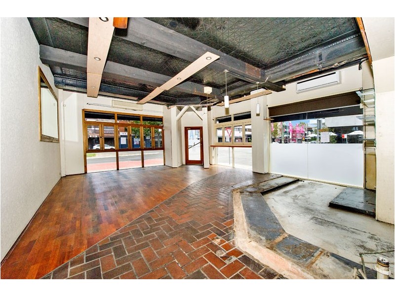 126 Anzac Pde, Kensington NSW 2033