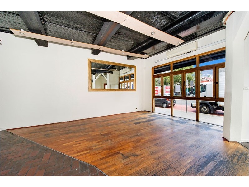 126 Anzac Pde, Kensington NSW 2033