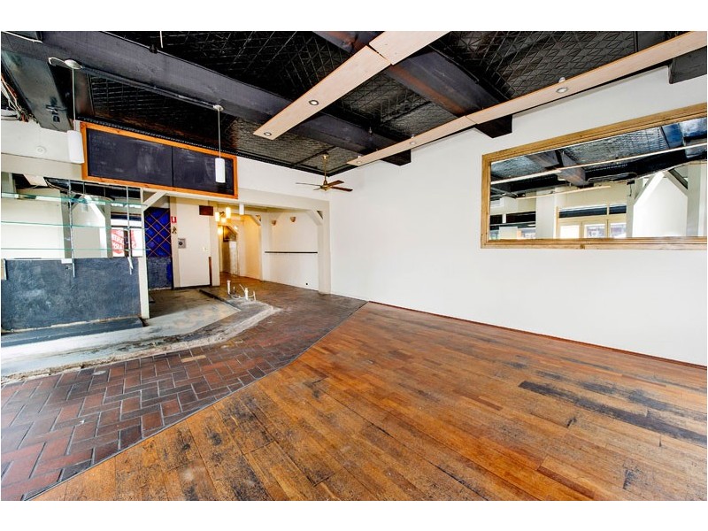 126 Anzac Pde, Kensington NSW 2033