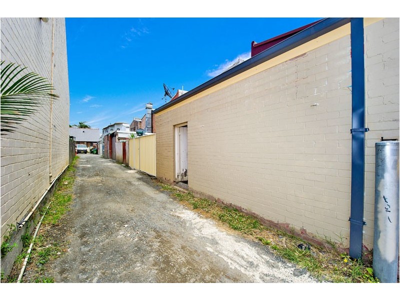 126 Anzac Pde, Kensington NSW 2033