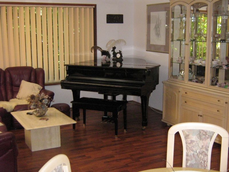 17 Sue Court, Highland Park QLD 4211