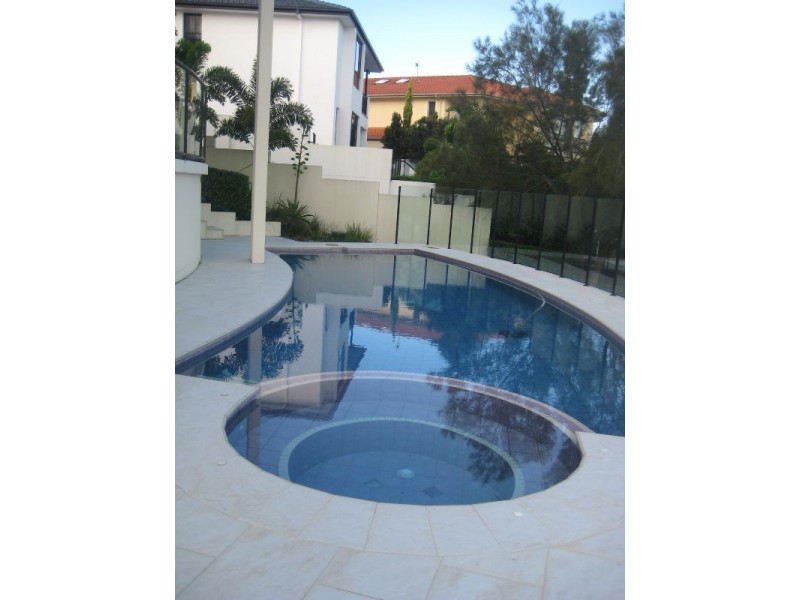 Clear Island Waters QLD 4226