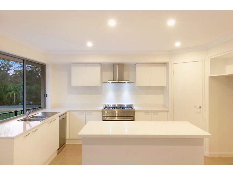 205 Crane Crescent, Nerang QLD 4211