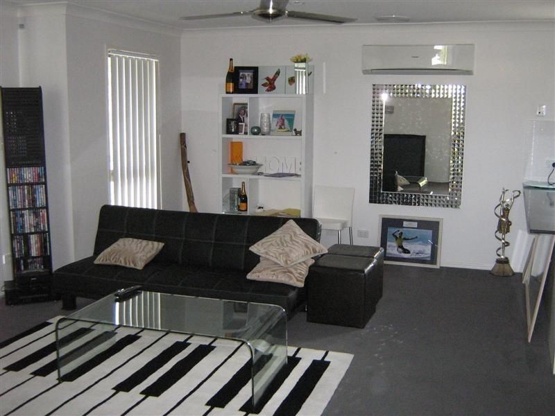 66 Nerang Broadbeach Road, Nerang QLD 4211