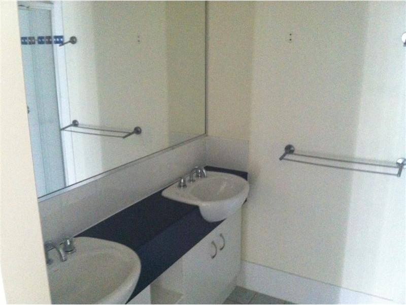 3 Sandhurst Cr, Upper Coomera QLD 4209