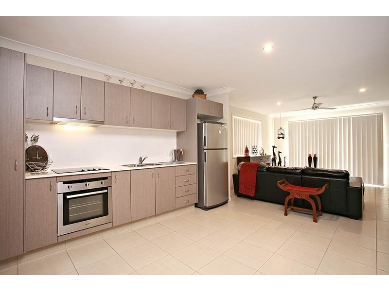 18A Bushland Place, Maudsland QLD 4210