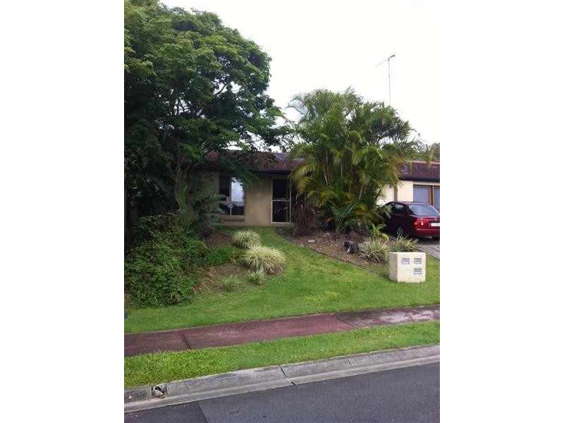 2/4 Story Street, Oxenford QLD 4210