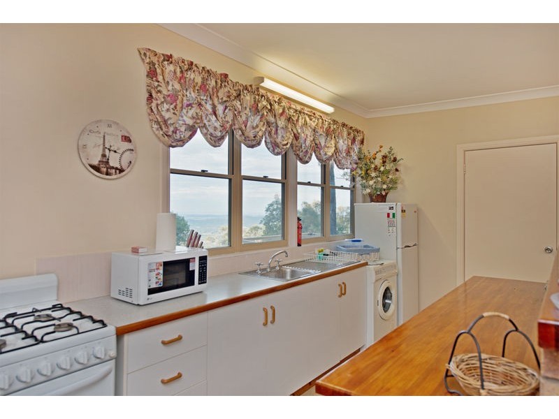 25 Leona Court, Tamborine Mountain QLD 4272