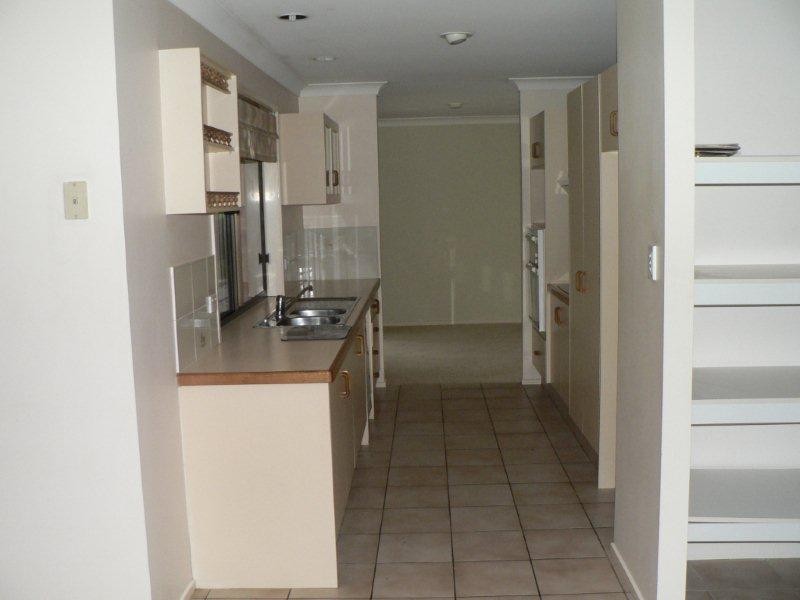 11 Balranald Court, Helensvale QLD 4212