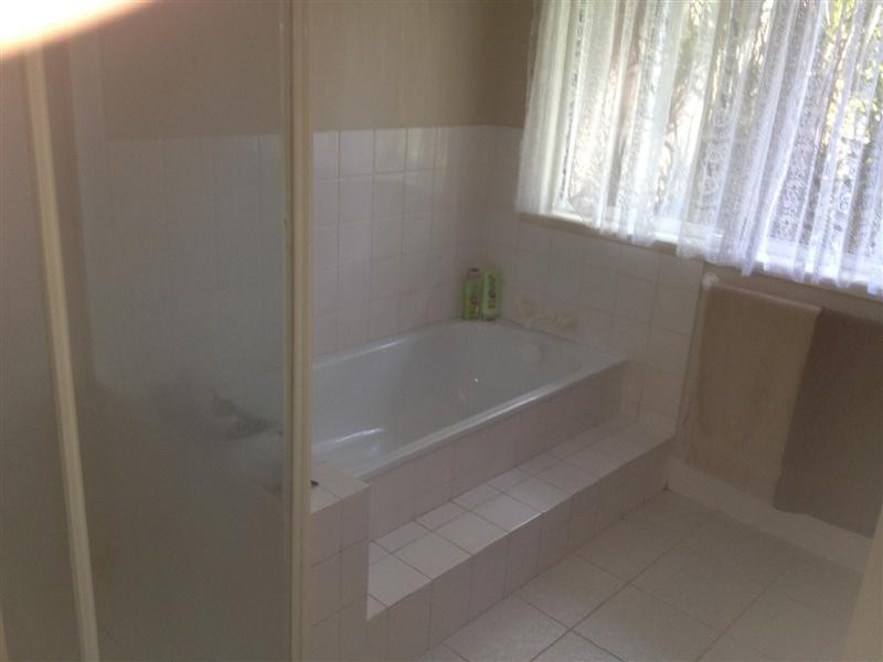 127 Castle Hill Drive North, Nerang QLD 4211