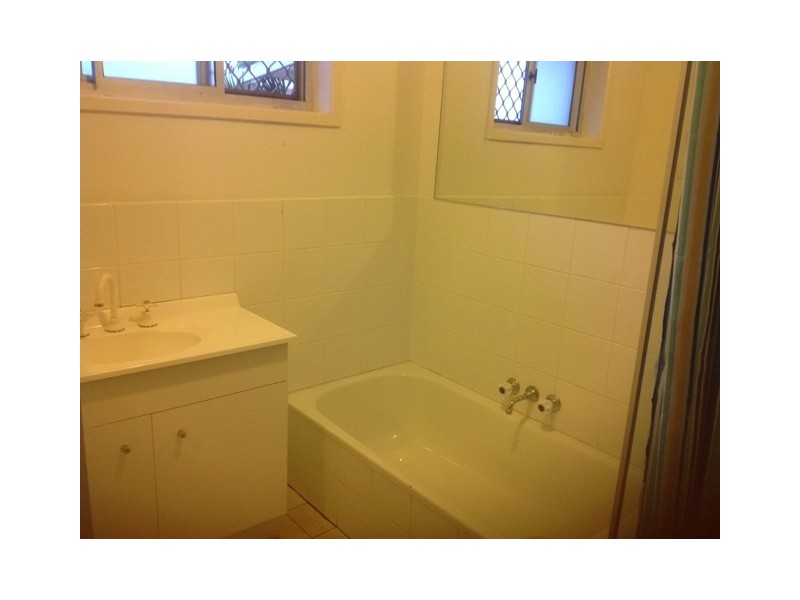 74 Parkes Drive, Helensvale QLD 4212