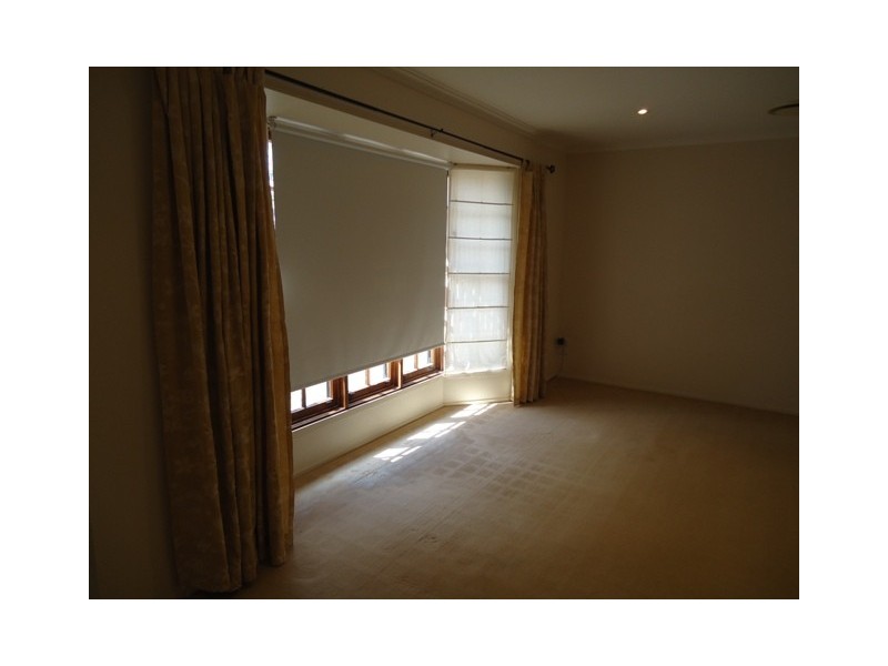 10 Bathurst Court, Helensvale QLD 4212