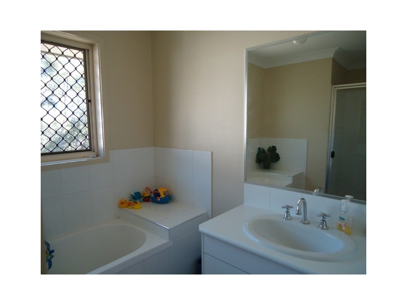 1 Tralee Court, Carrara QLD 4211