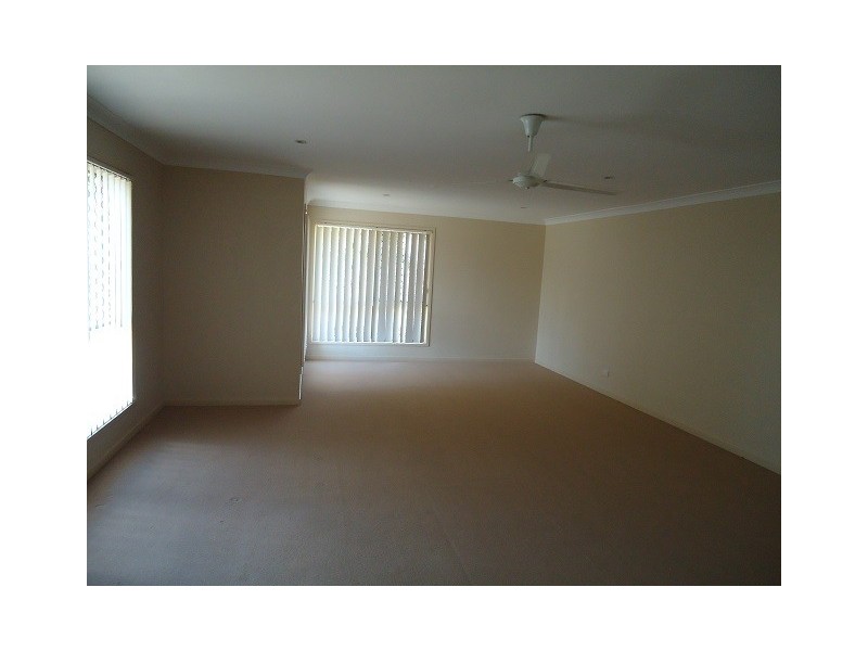 1 Tralee Court, Carrara QLD 4211