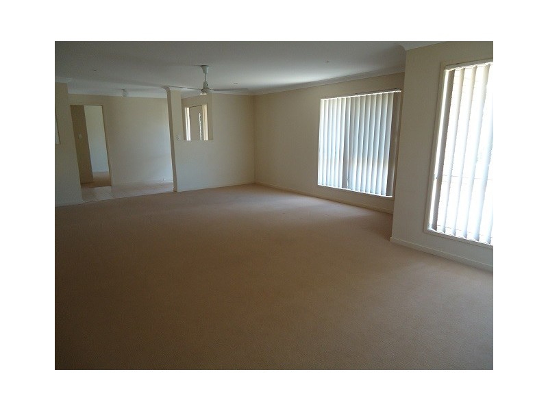 1 Tralee Court, Carrara QLD 4211