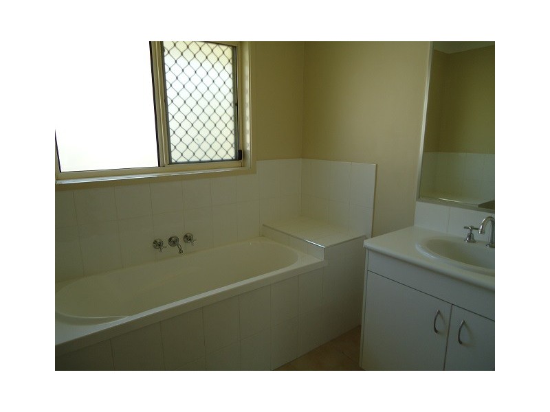 1 Tralee Court, Carrara QLD 4211