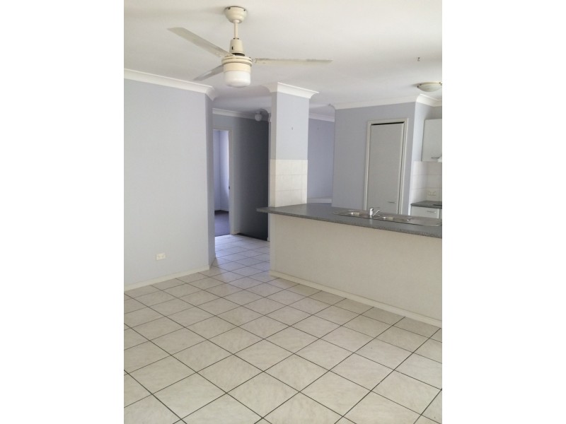 4 NAPIDO LANE, Pacific Pines QLD 4211