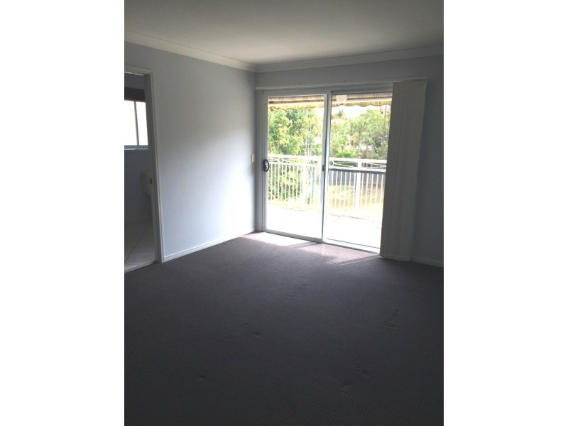 4 NAPIDO LANE, Pacific Pines QLD 4211
