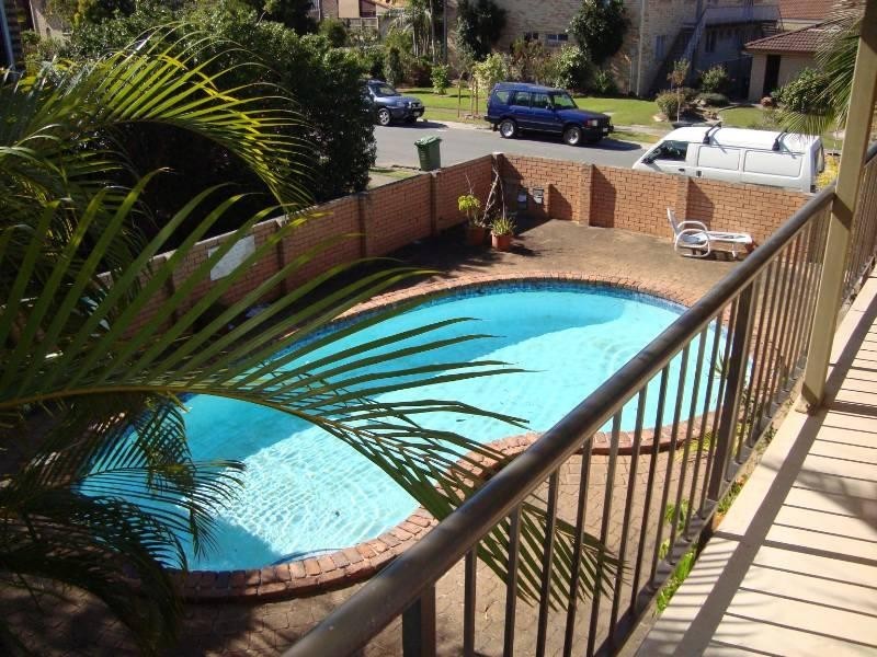 4/9 Christina Court, Mermaid Waters QLD 4218