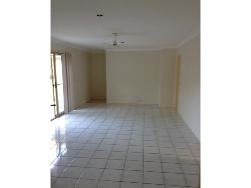 16 Kingarry Circuit, Merrimac QLD 4226