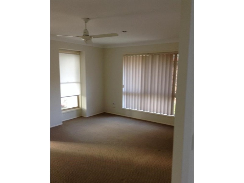 16 Kingarry Circuit, Merrimac QLD 4226