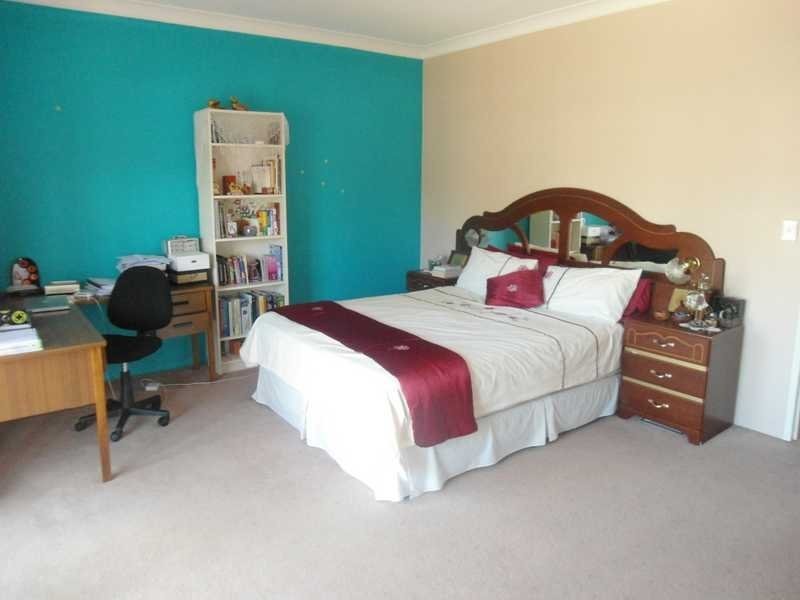 60 Greenacre Rd, Greenacre NSW 2190