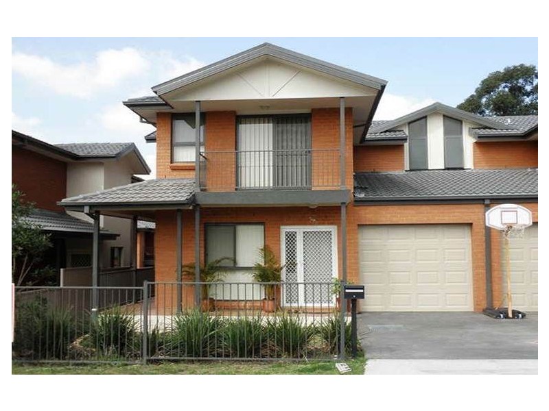 2/2 Myee Road, Macquarie Fields NSW 2564