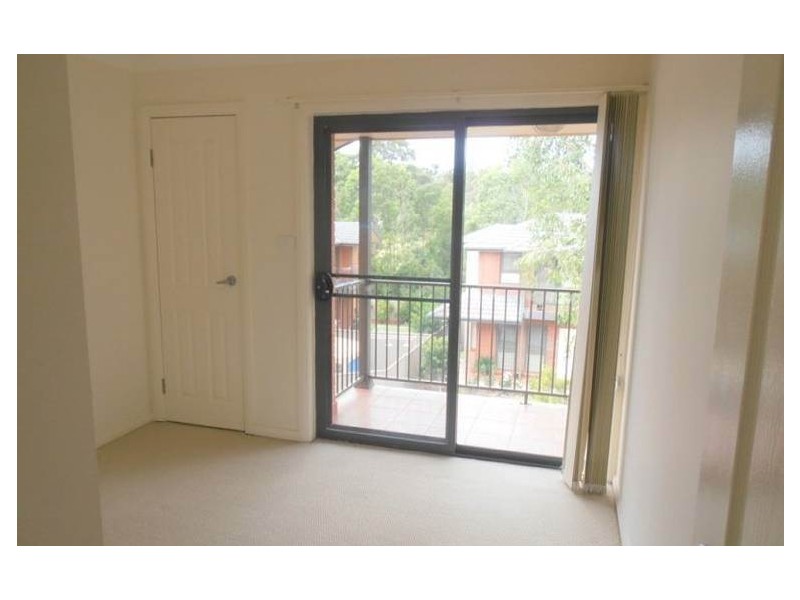 2/2 Myee Road, Macquarie Fields NSW 2564