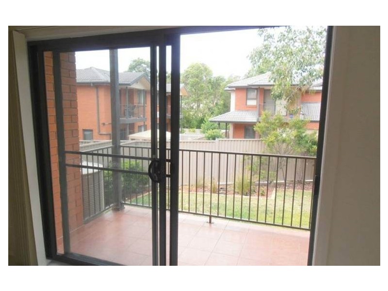 2/2 Myee Road, Macquarie Fields NSW 2564