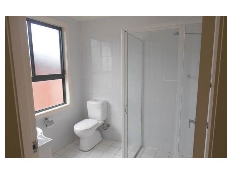 2/2 Myee Road, Macquarie Fields NSW 2564