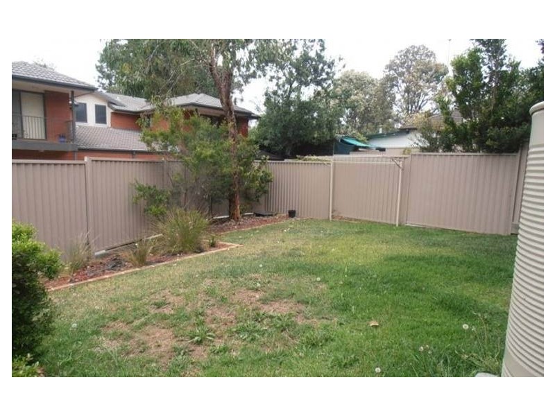 2/2 Myee Road, Macquarie Fields NSW 2564