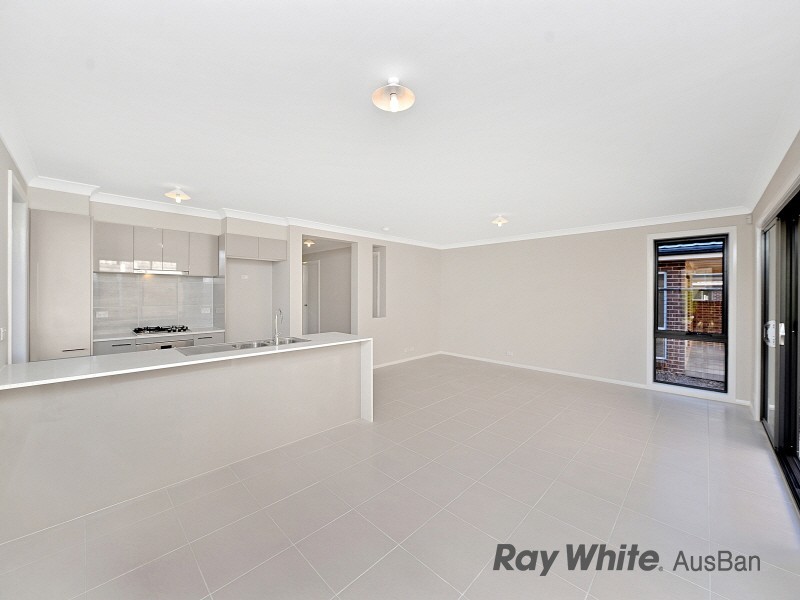 21 Rolla Road, Glenfield NSW 2167