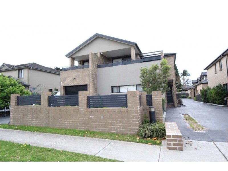 2/49-51 Old Kent Rd, Greenacre NSW 2190