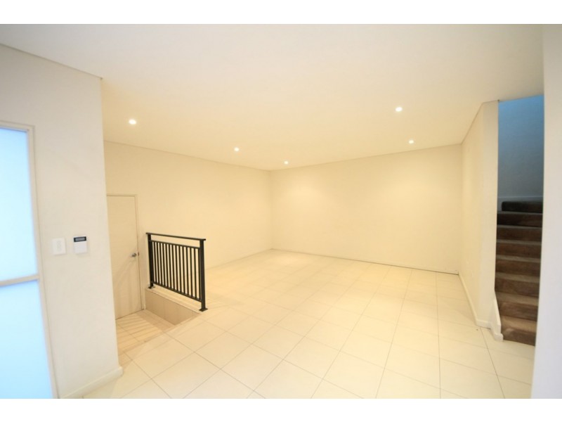 2/49-51 Old Kent Rd, Greenacre NSW 2190