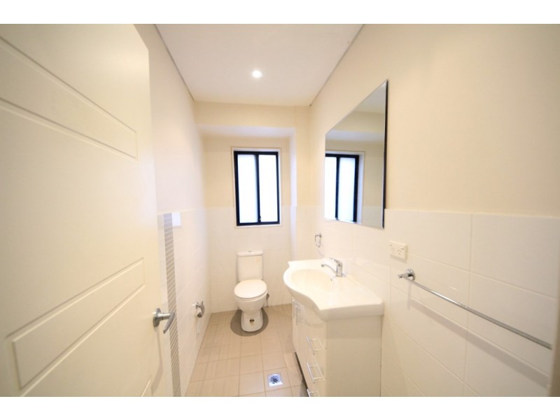 2/49-51 Old Kent Rd, Greenacre NSW 2190