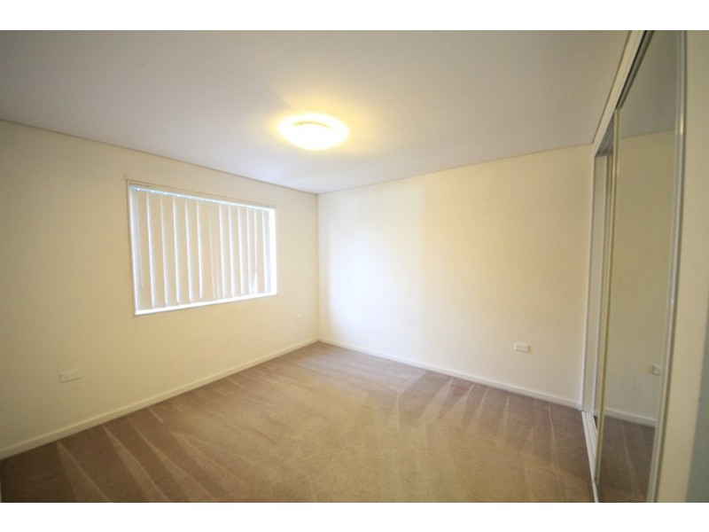 2/49-51 Old Kent Rd, Greenacre NSW 2190