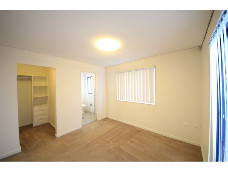 2/49-51 Old Kent Rd, Greenacre NSW 2190