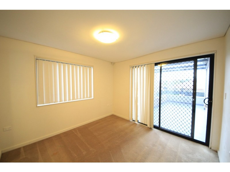 2/49-51 Old Kent Rd, Greenacre NSW 2190