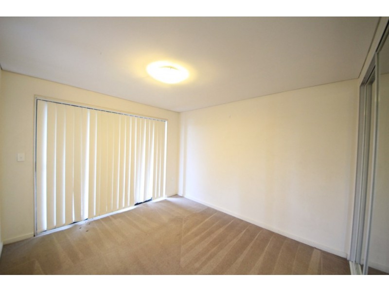 2/49-51 Old Kent Rd, Greenacre NSW 2190
