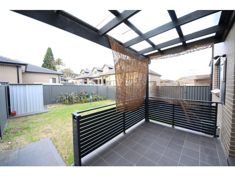 2/49-51 Old Kent Rd, Greenacre NSW 2190