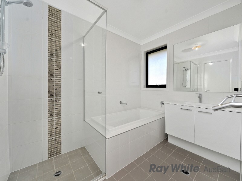 House 21 Rolla Road, Glenfield NSW 2167